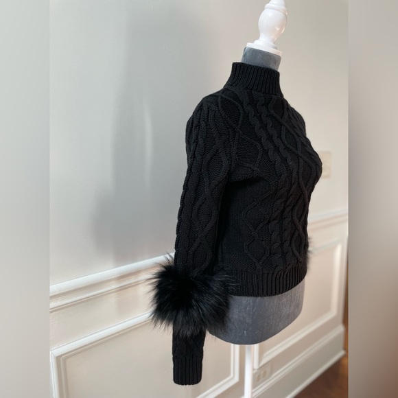 Beautiful winter sweater. - Picture 2 of 2